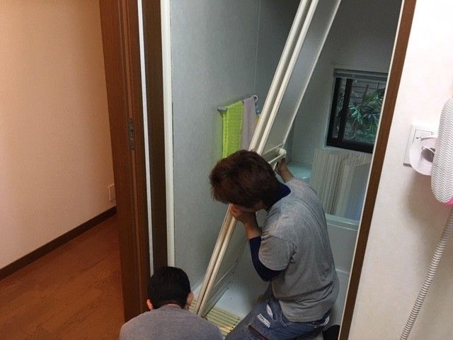 浴室ドア修理・ドアパネル取替　in長岡市の施工事例