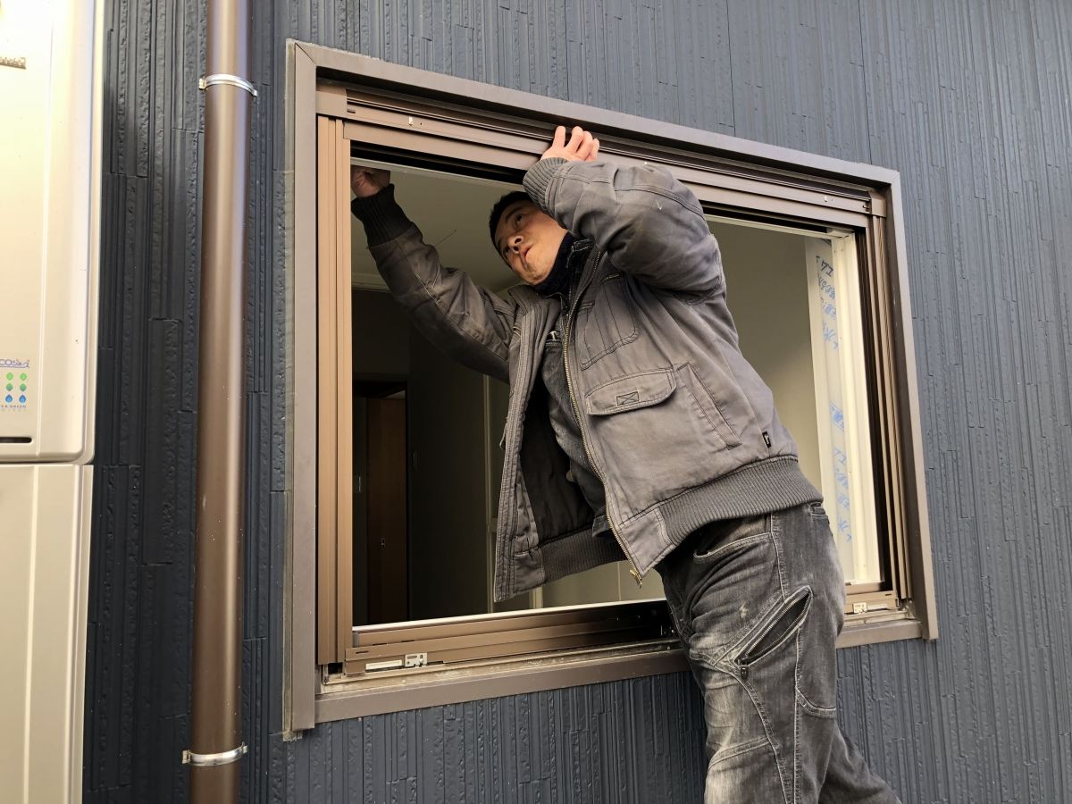 古くなった窓、壁を壊さず新品に！ in 長岡市の施工事例