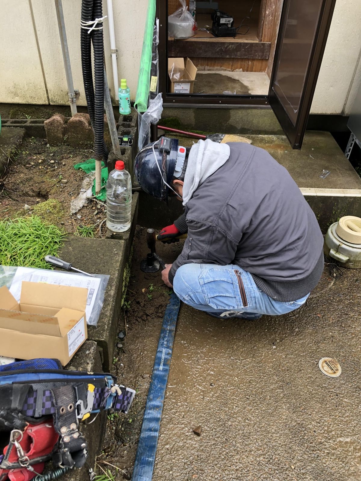 転倒防止！手摺の設置で安心して上り下り in 長岡市の施工事例