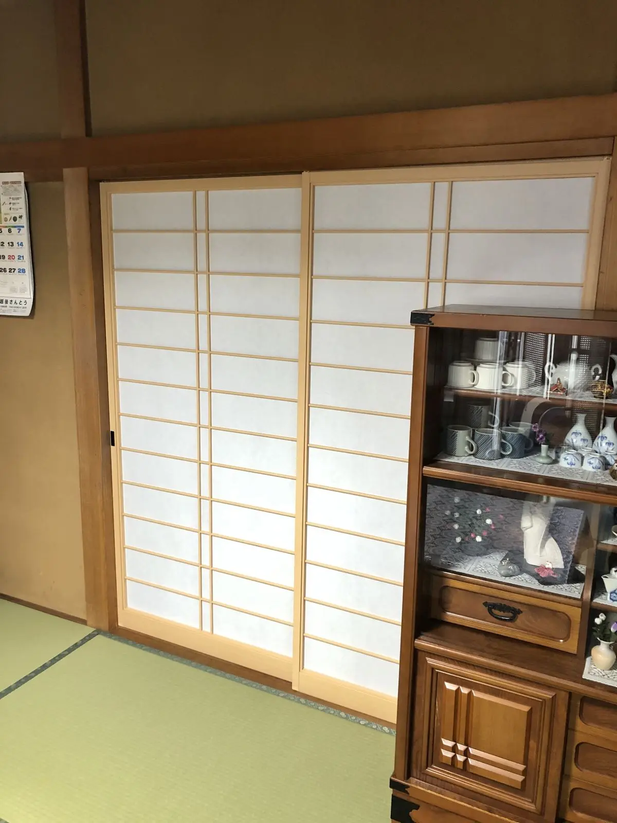 引き違い網戸、食品棚。　7-027 引き違い網戸、食品棚。7-027