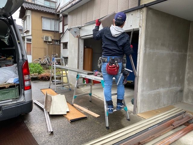 重くなった古いシャッターを一日で新品に！ in 長岡市の施工事例