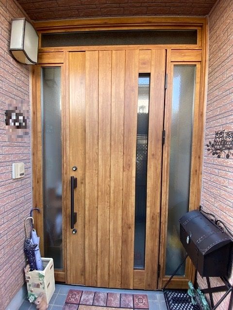 新しい綺麗な玄関は暖かく通風機能も！in 長岡市の施工事例