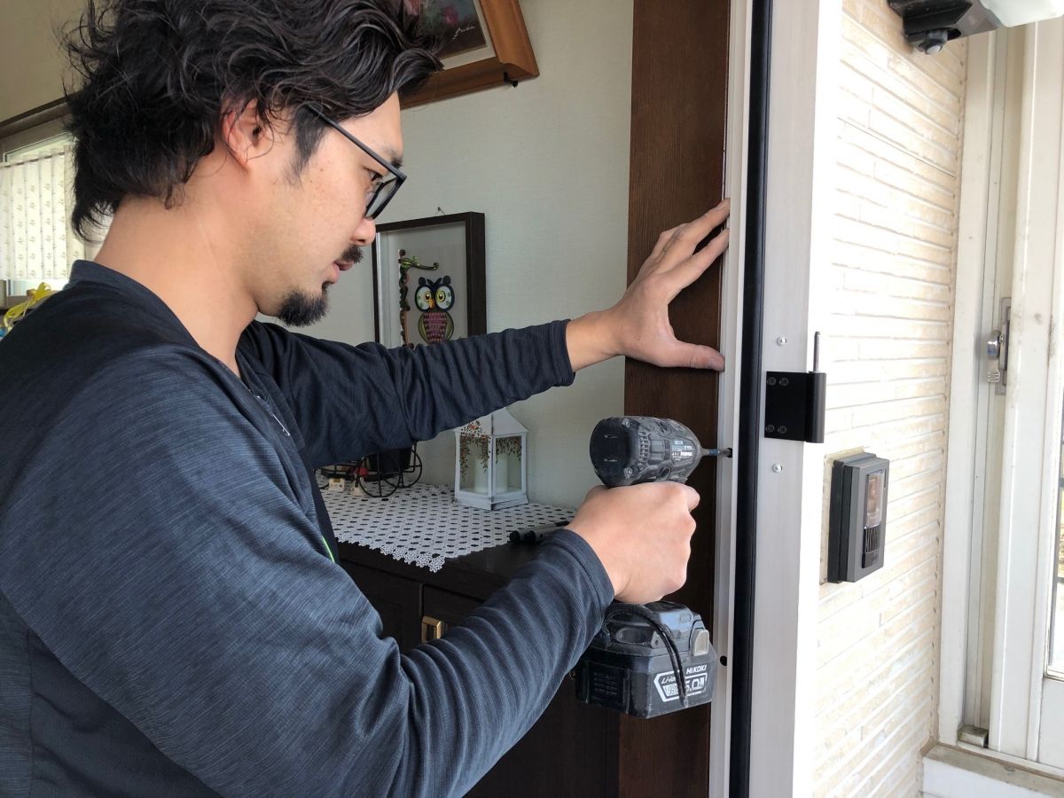 1日で生まれ変わる高性能な玄関ドア in 長岡市の施工事例