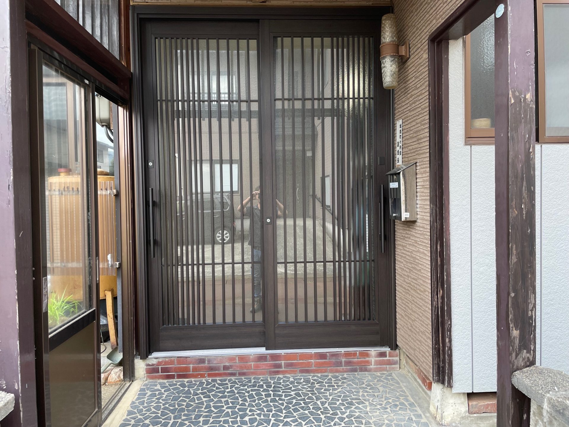 長岡市　新しい玄関引戸でおかえりなさい。の施工事例