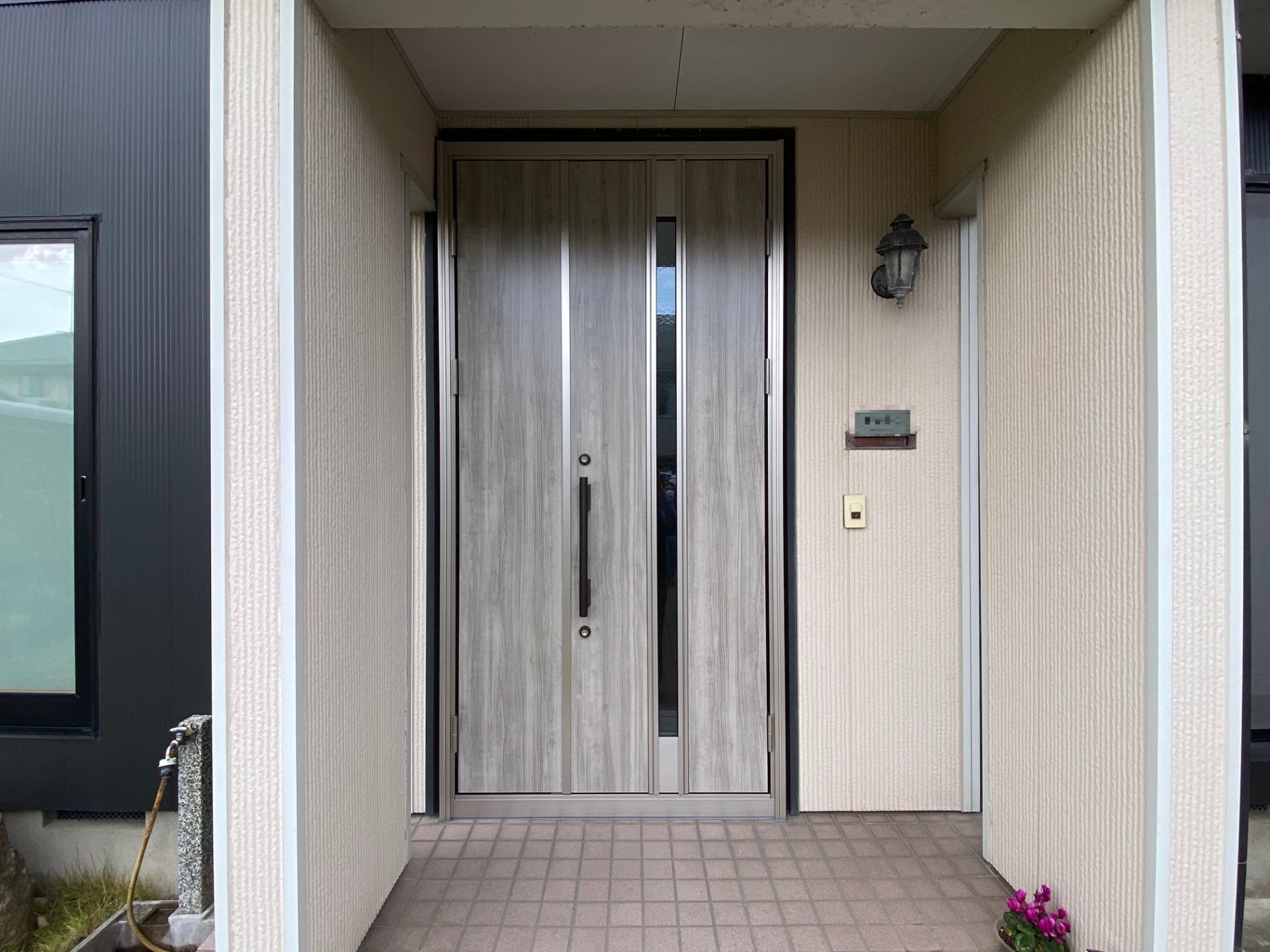 燕市　玄関ドアの断熱リフォーム＋αの施工事例