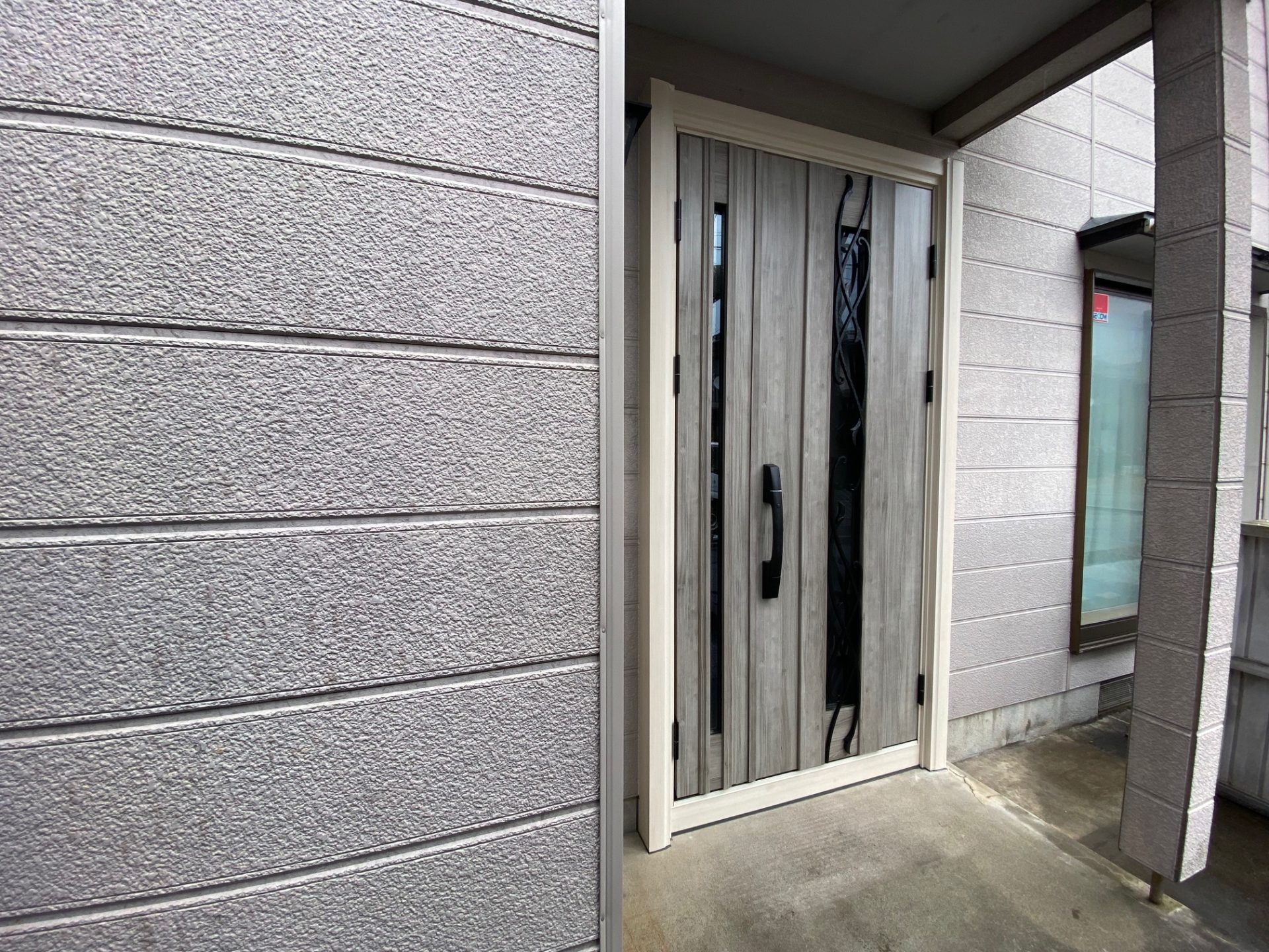 新潟市　断熱玄関ドアへリフォームの施工事例