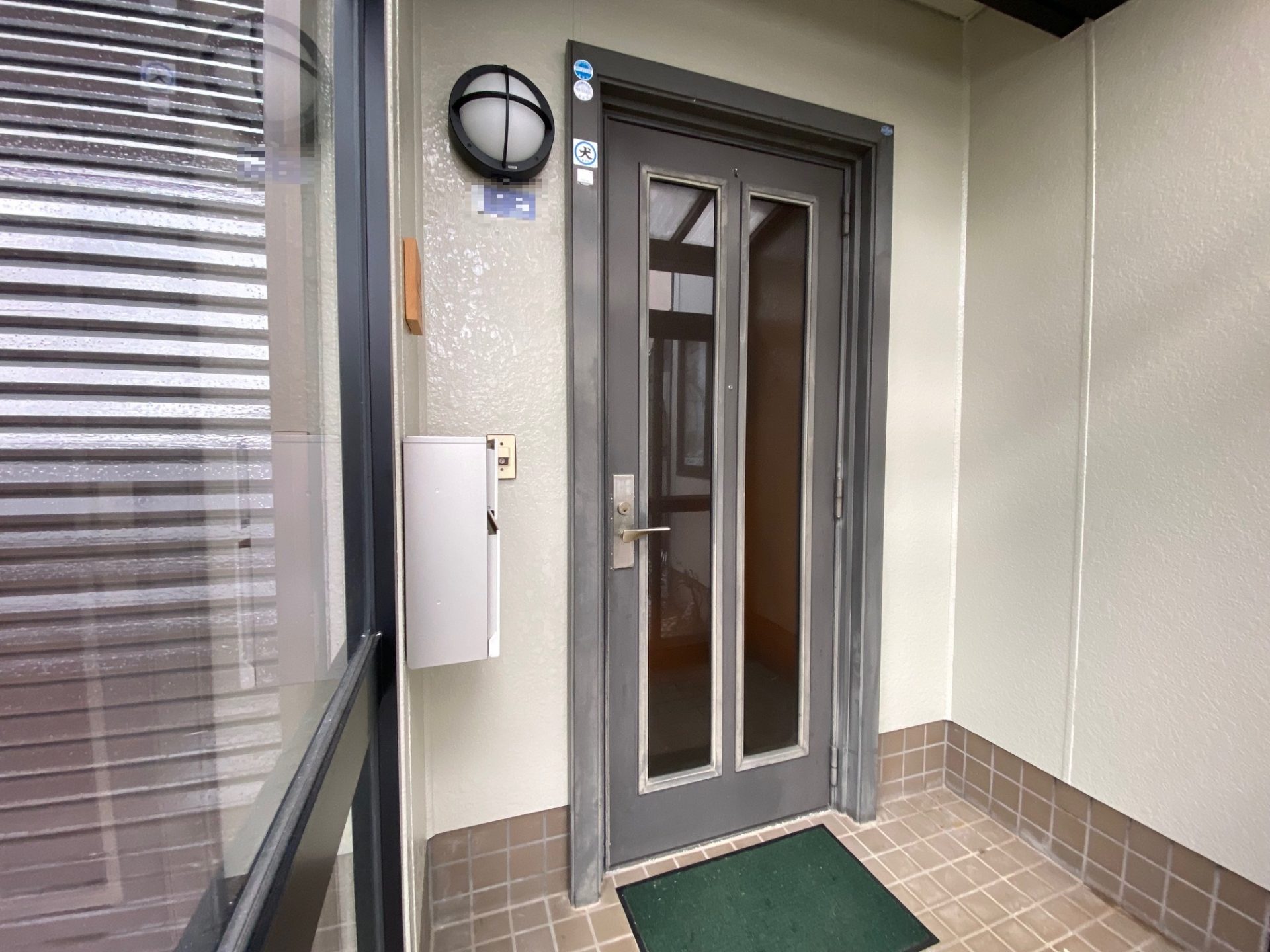 柏崎市　ハウスメーカー仕様の玄関ドアを交換の施工事例
