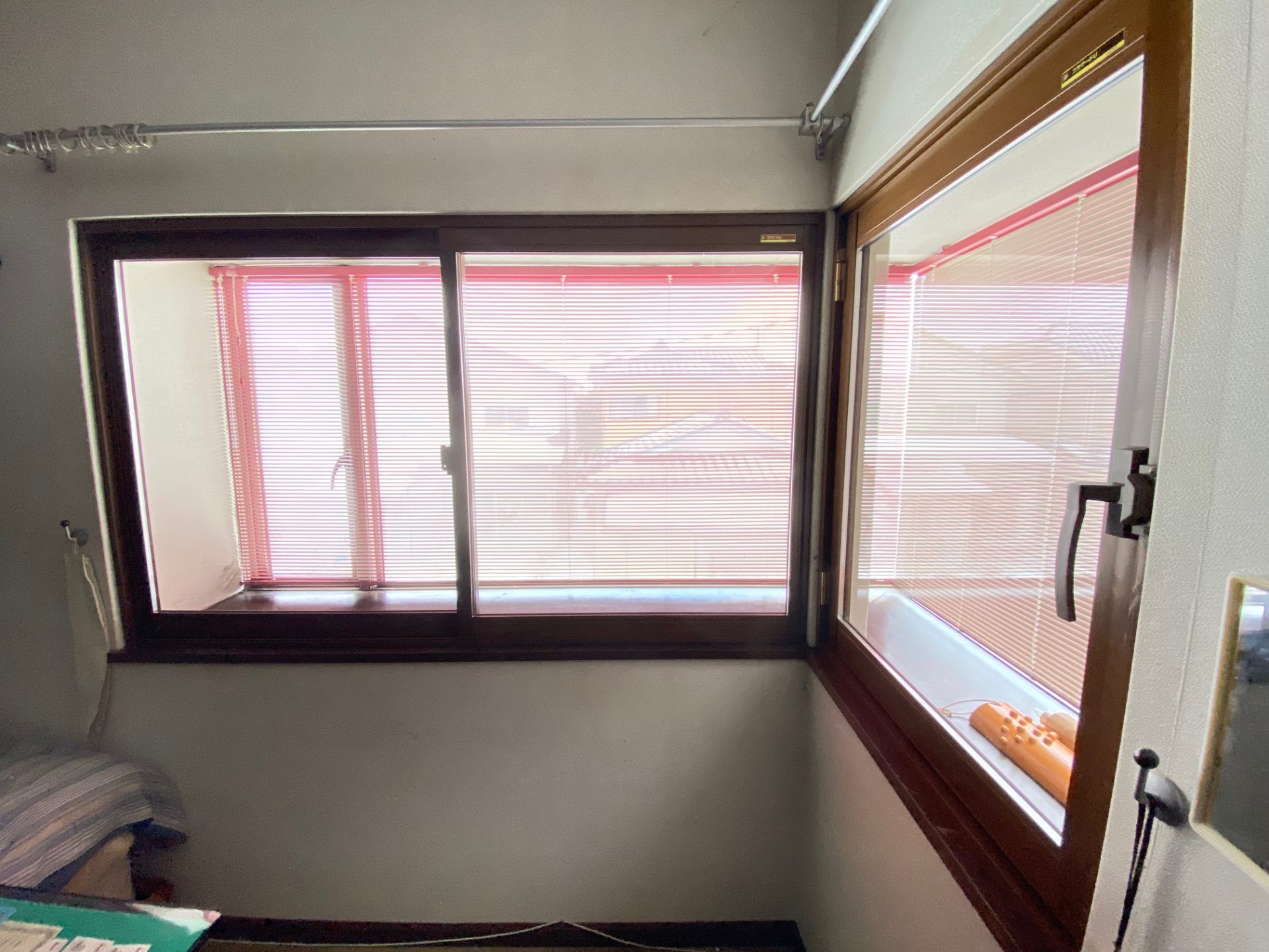 燕市　ガラスコーナー出窓へ内窓の設置の施工事例