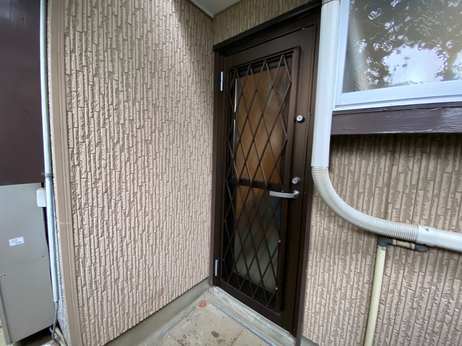 新潟市　玄関引戸と勝手口の交換で快適な暮らしへの施工事例