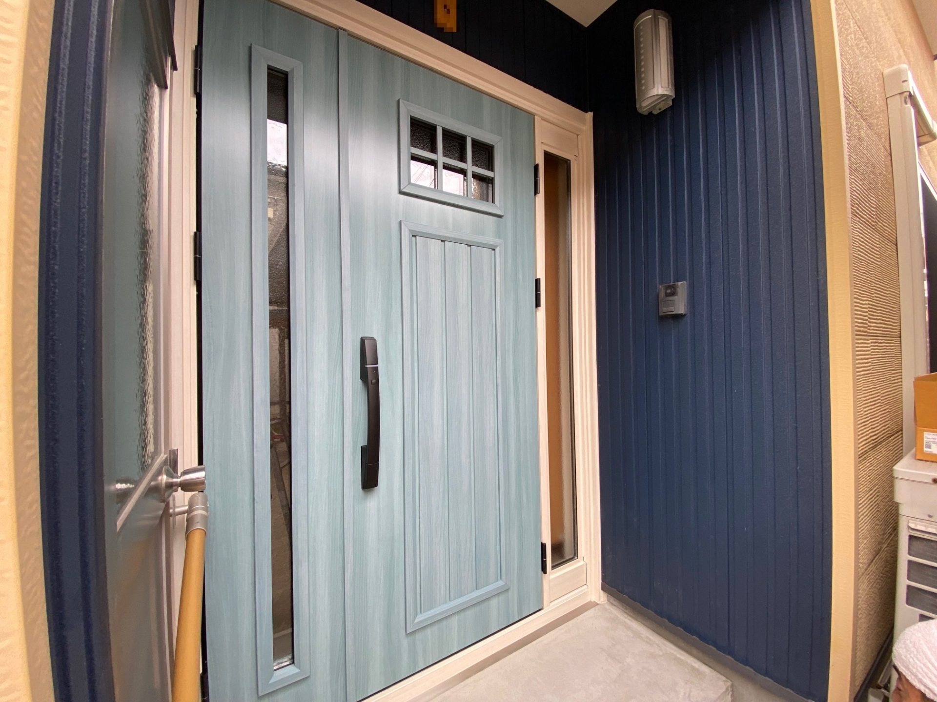 長岡市　玄関引戸を機能性あふれる玄関ドアへ交換の施工事例