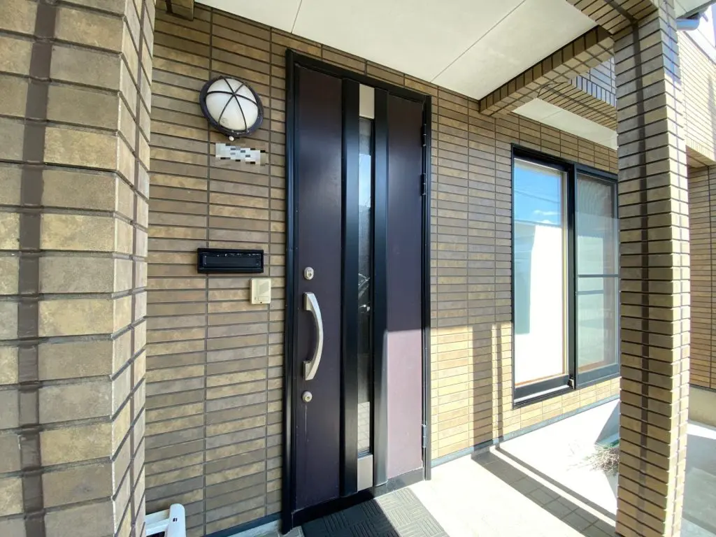 施工前　新潟県新潟市の手動キーの玄関ドア
