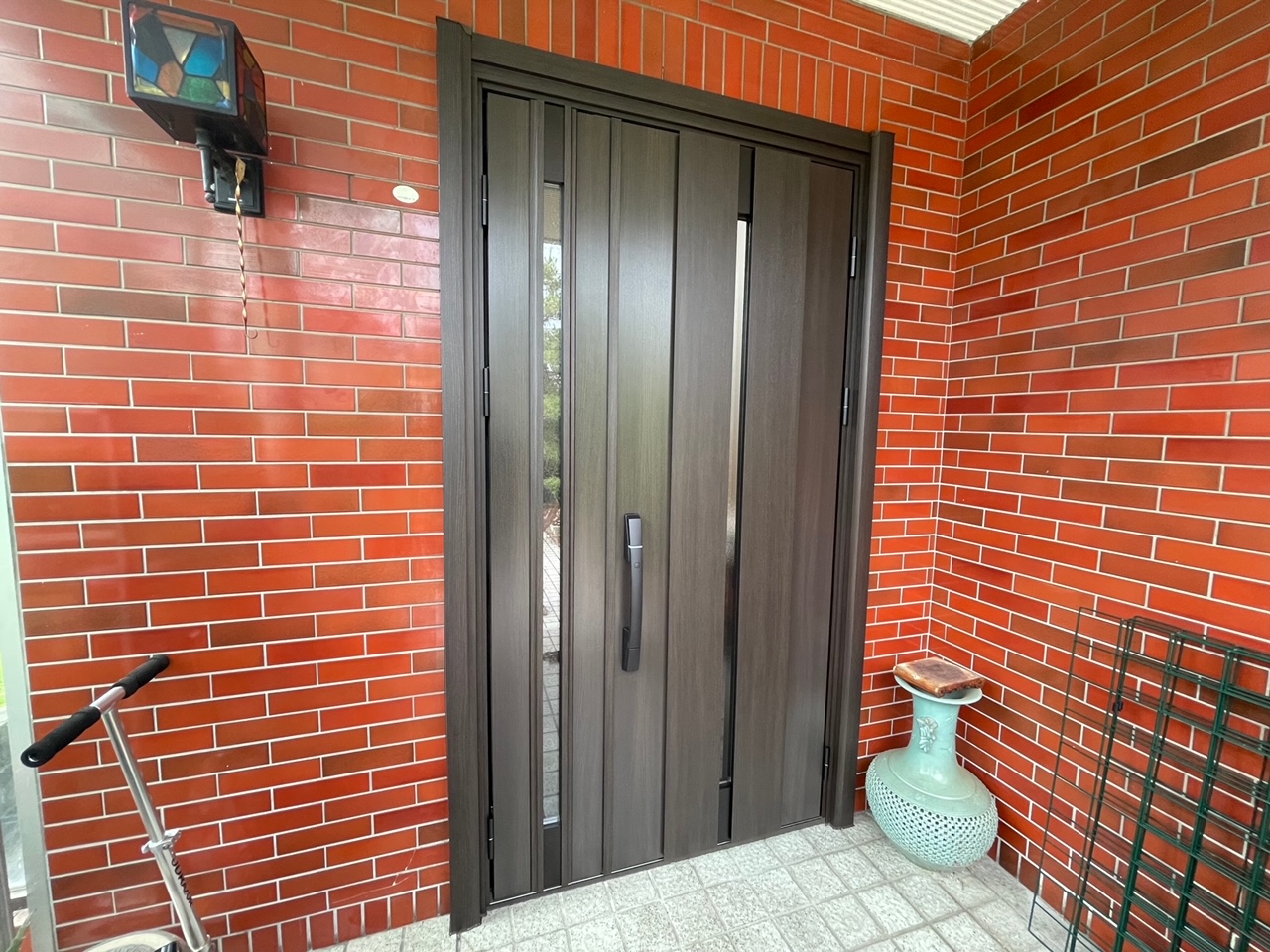 上越市　古くなった木製玄関ドアを交換の施工事例