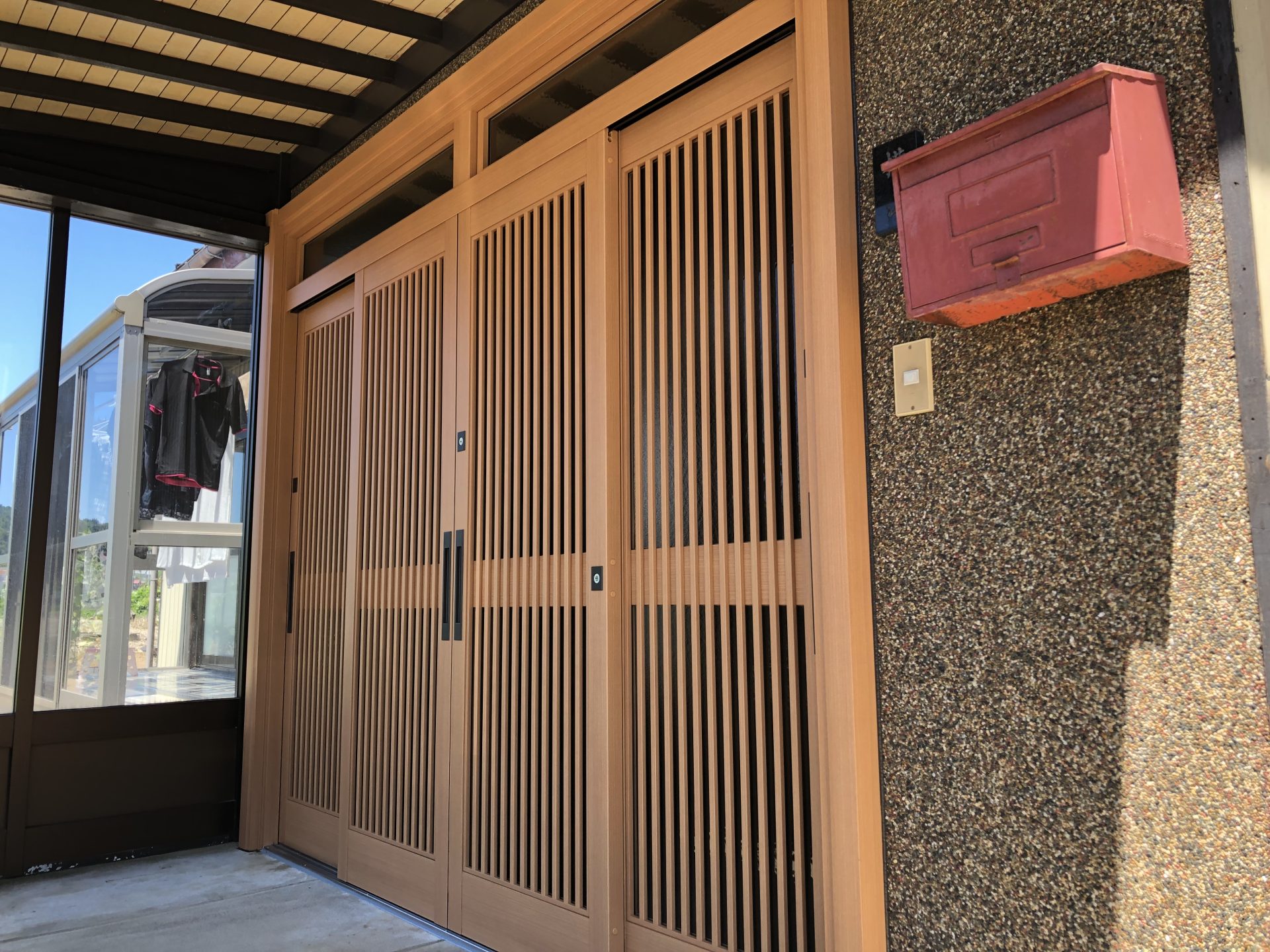 小千谷市　4枚建玄関引戸もカバー工法で交換の施工事例