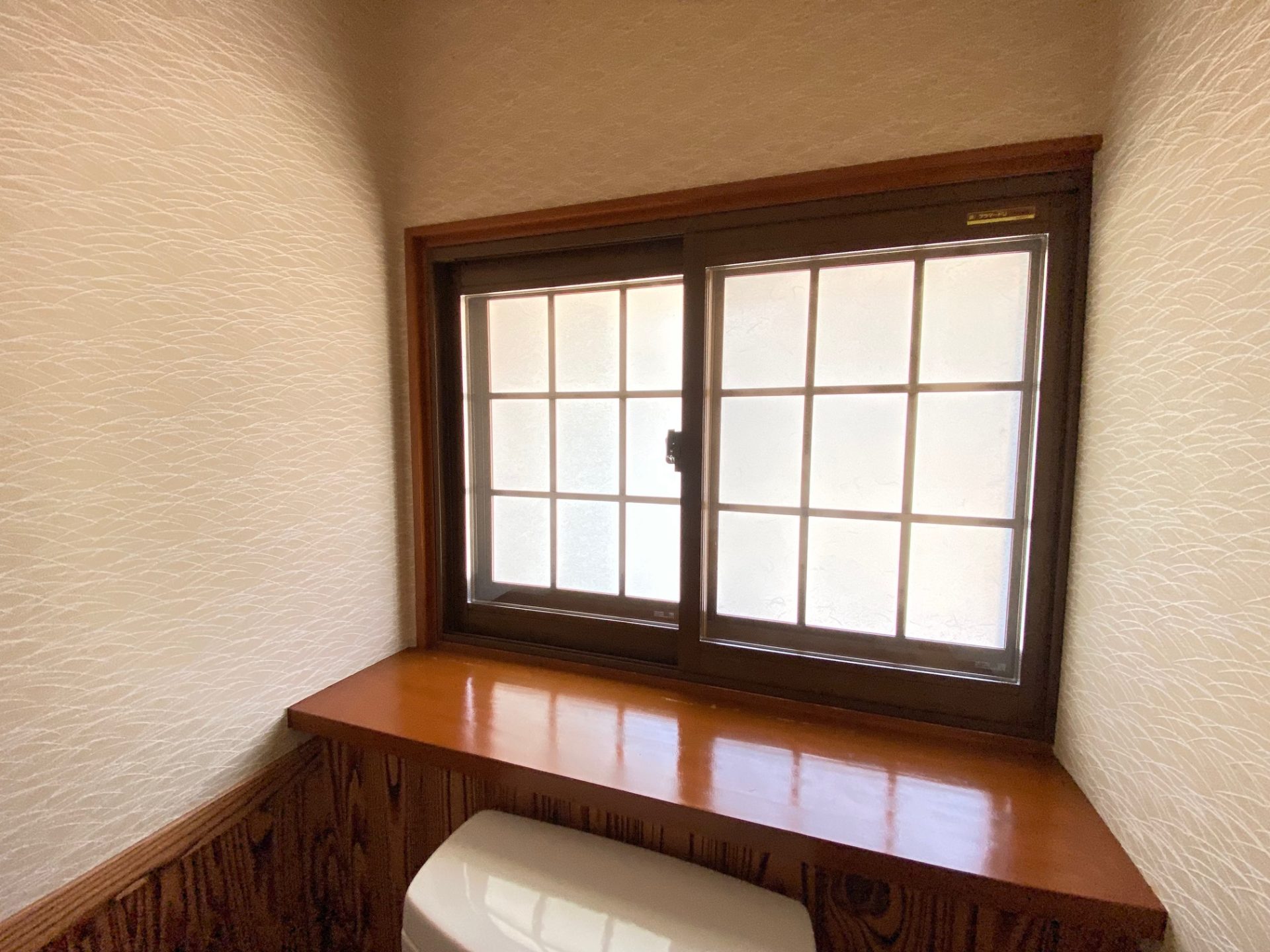 新潟市　室内の雰囲気も考えた内窓の製品選定の施工事例