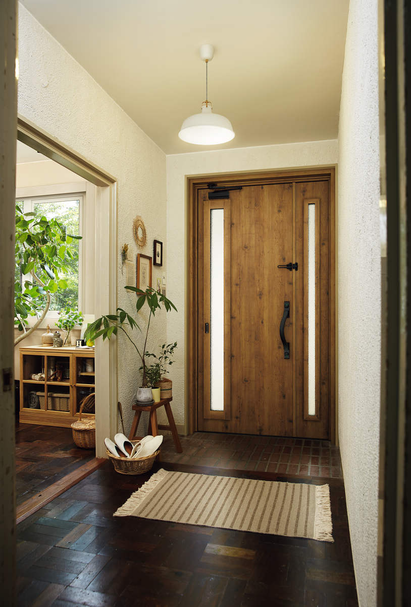 玄関ドアのリフォームで変わる玄関内の環境