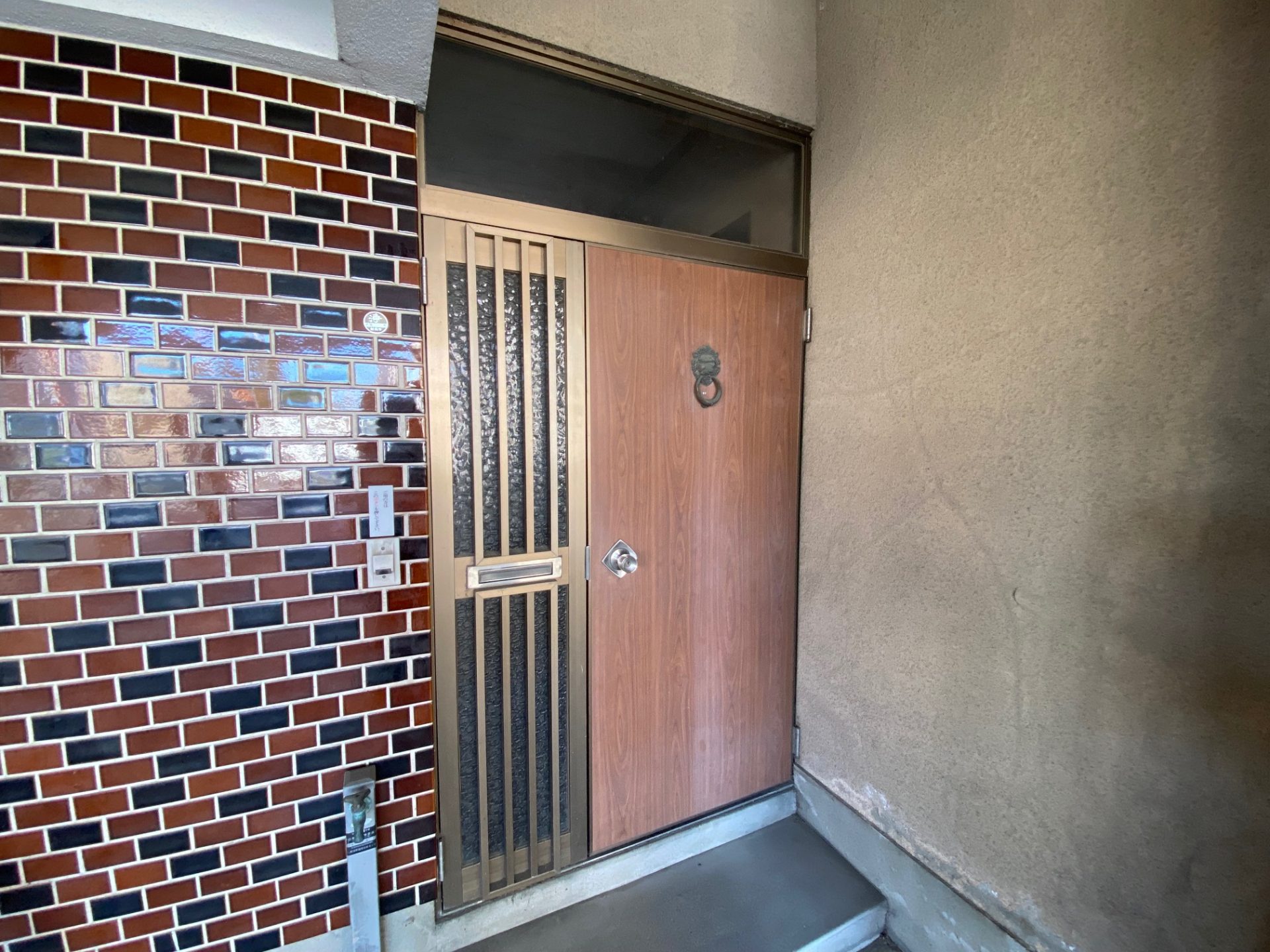 新潟市　職人の技が光る玄関ドアリフォームの施工事例