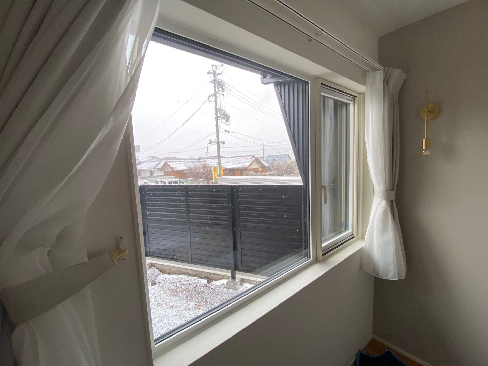 長野県　幹線道路に面した寝室を内窓PLASTで快適にの施工事例