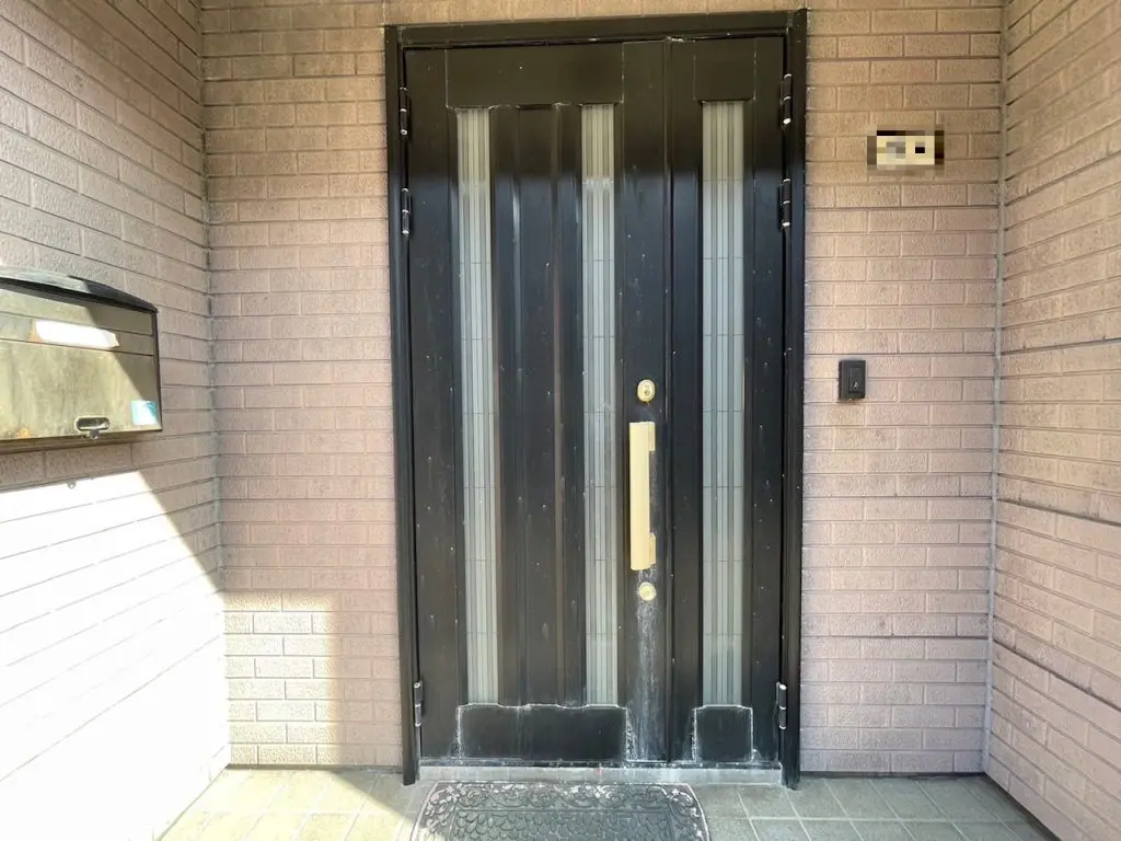 親子ドアの親扉の幅を広げた事例２　施工前