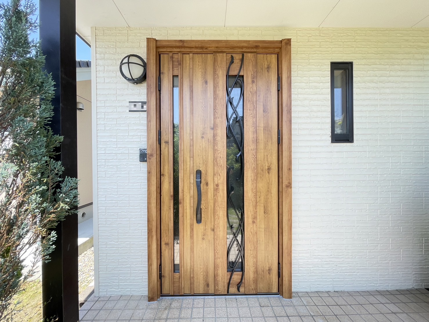 加茂市　古くなった玄関ドアをリフォームの施工事例