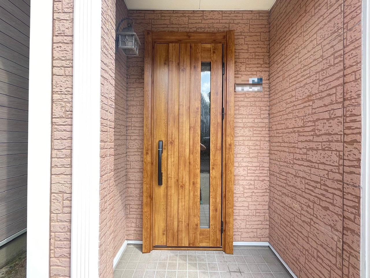 YKKAPドアリモ玄関ドアを使用した施工例　施工後