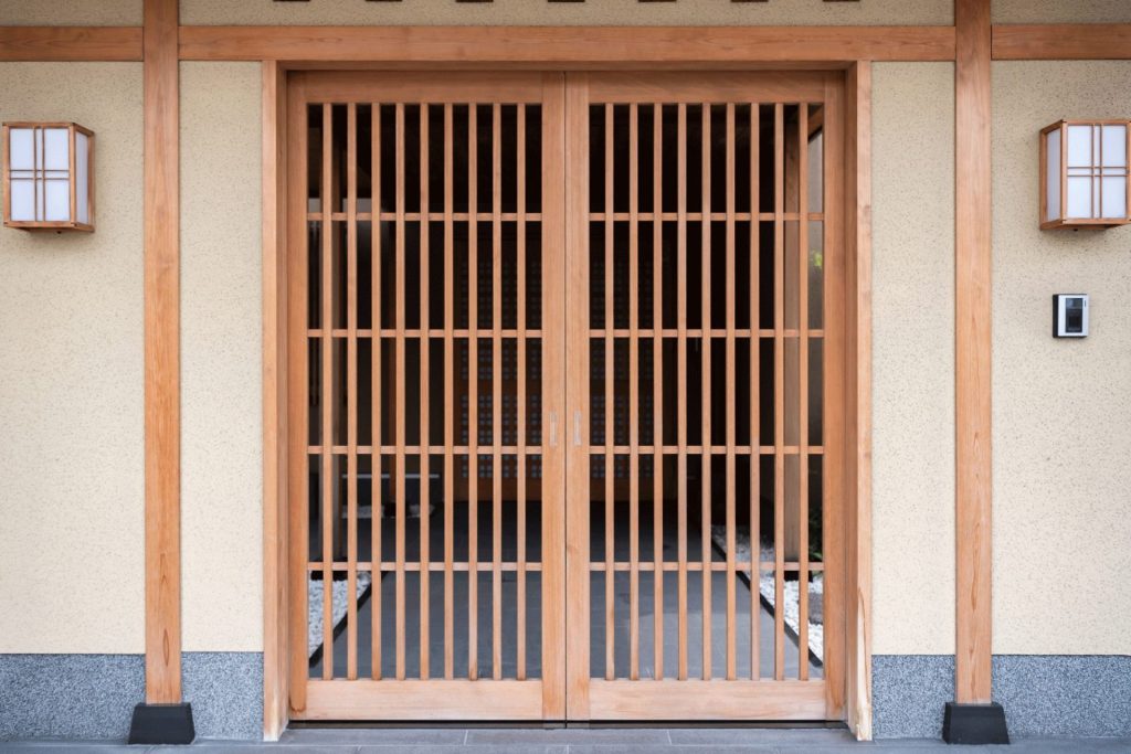 木製玄関引き戸