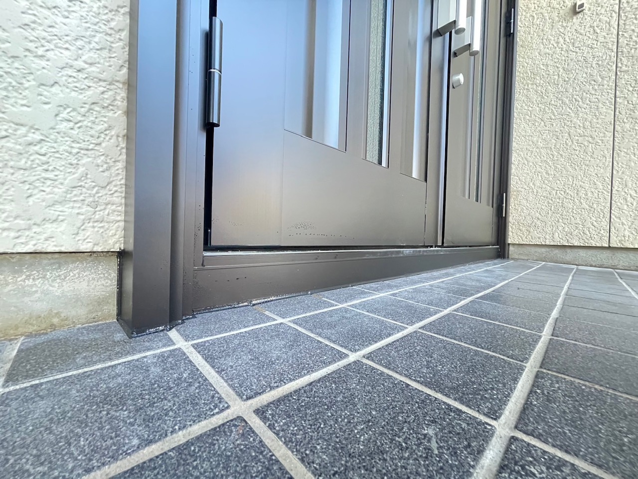 新潟市　玄関引戸から玄関ドアへの交換の施工事例