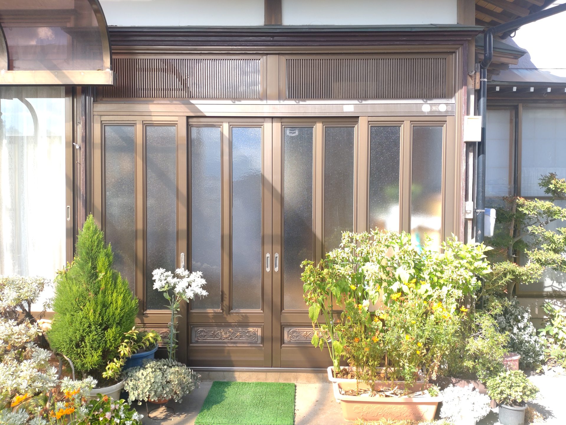 新潟市　４枚建玄関引戸もカバー工法で交換できるの施工事例