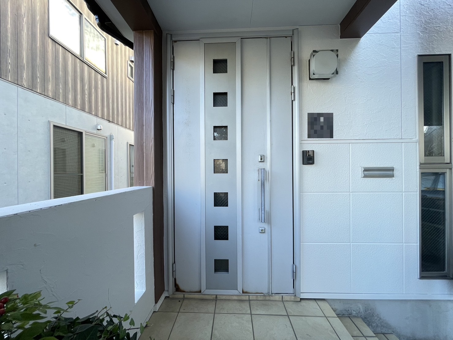 【新潟市の施工実例】YKKAPドアリモ　防火仕様の玄関ドア交換の施工事例