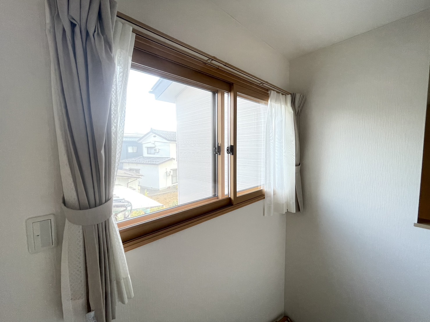 【長岡市の施工実例】YKKAＰ　内窓プラマードＵ　窓からの冷気を解決-効率よく断熱の施工事例