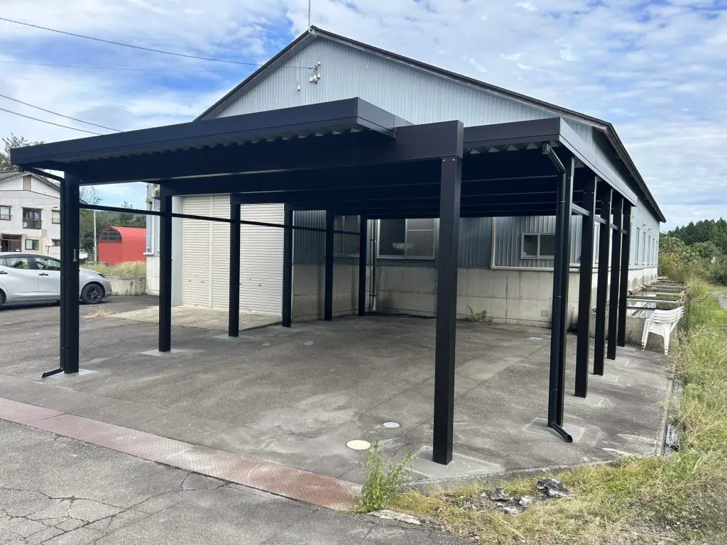 Yページ 長岡市の施工実例】YKKAP ジーポートPro 企業様の駐車スペースにカー