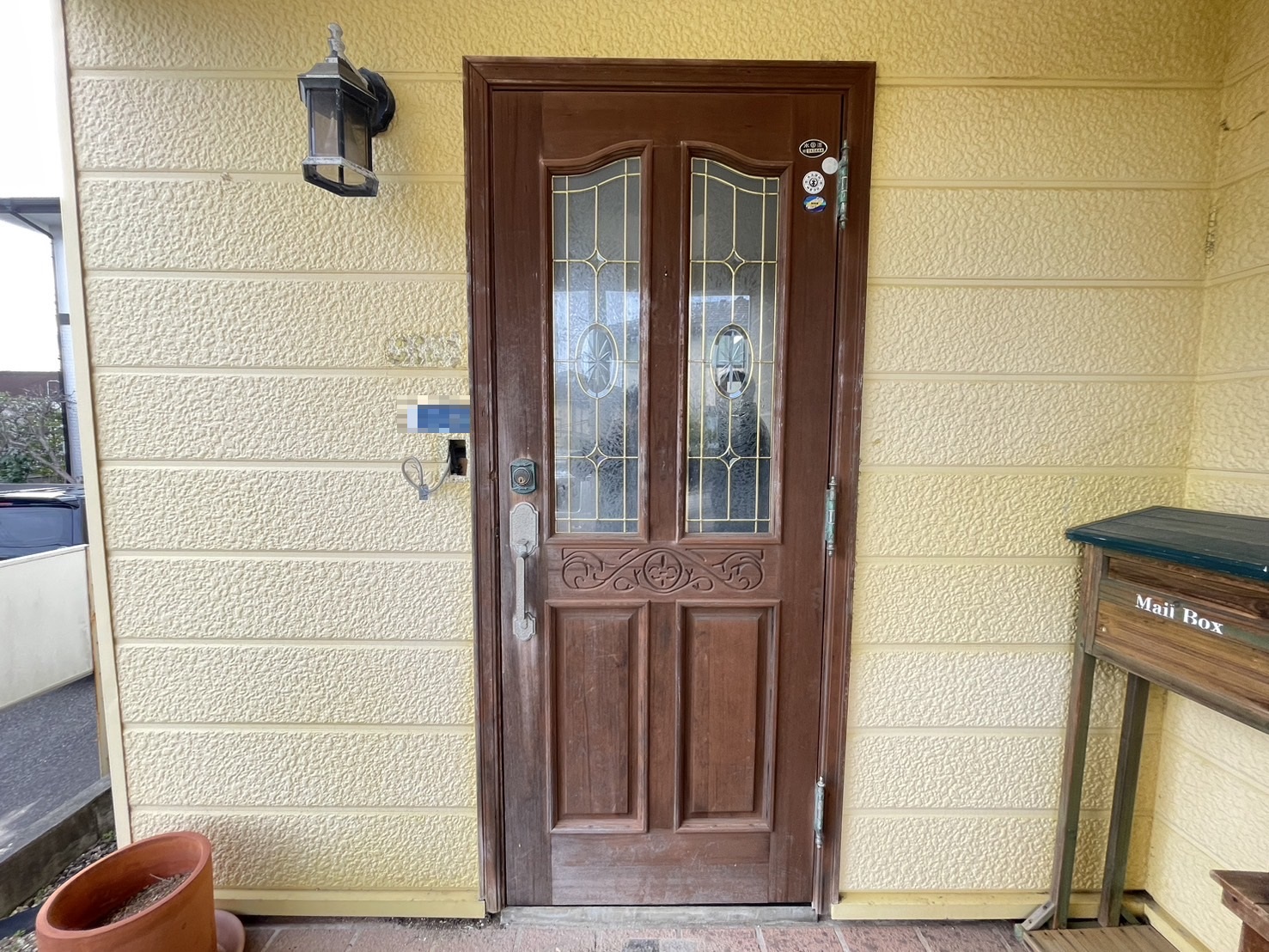 【新潟市の施工実例】YKKAPドアリモ玄関ドア　木製ドアから断熱ドアへリフォームの施工事例