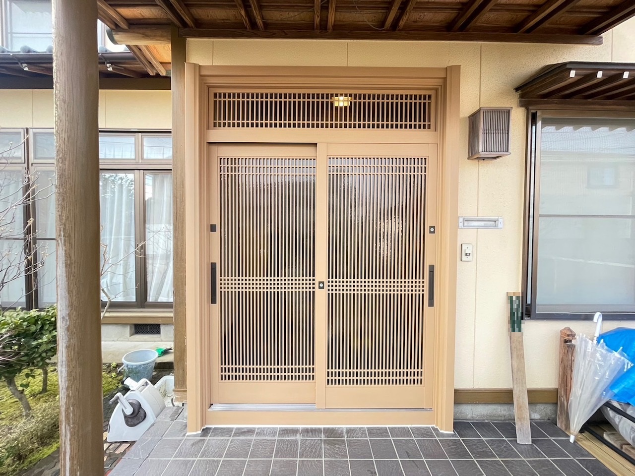 【新潟市の施工実例】YKKAPドアリモ　玄関引戸のリフォームで来客の方をお迎えの施工事例