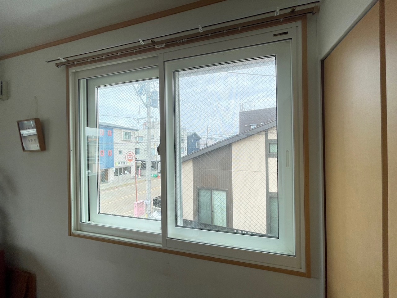 【小千谷市の施工実例】YKKAPプラマードU　引き違い窓の寒さを内窓で解消の施工事例