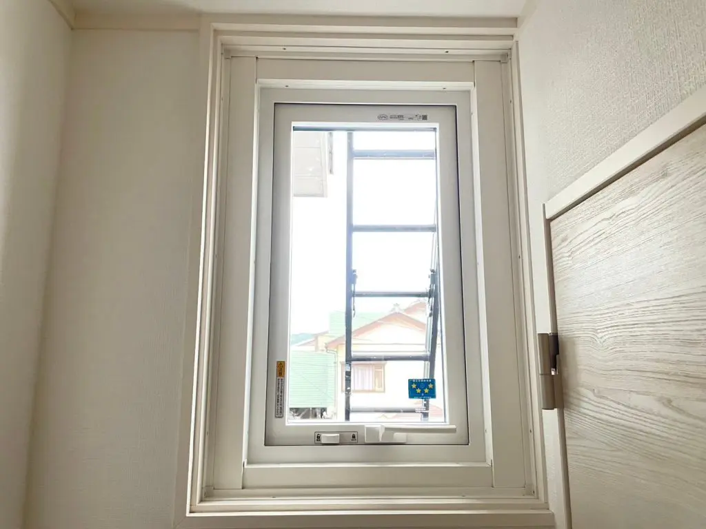 長岡市の施工実例】古くなった窓の交換 YKKAPマドリモ樹脂窓 | 新潟の