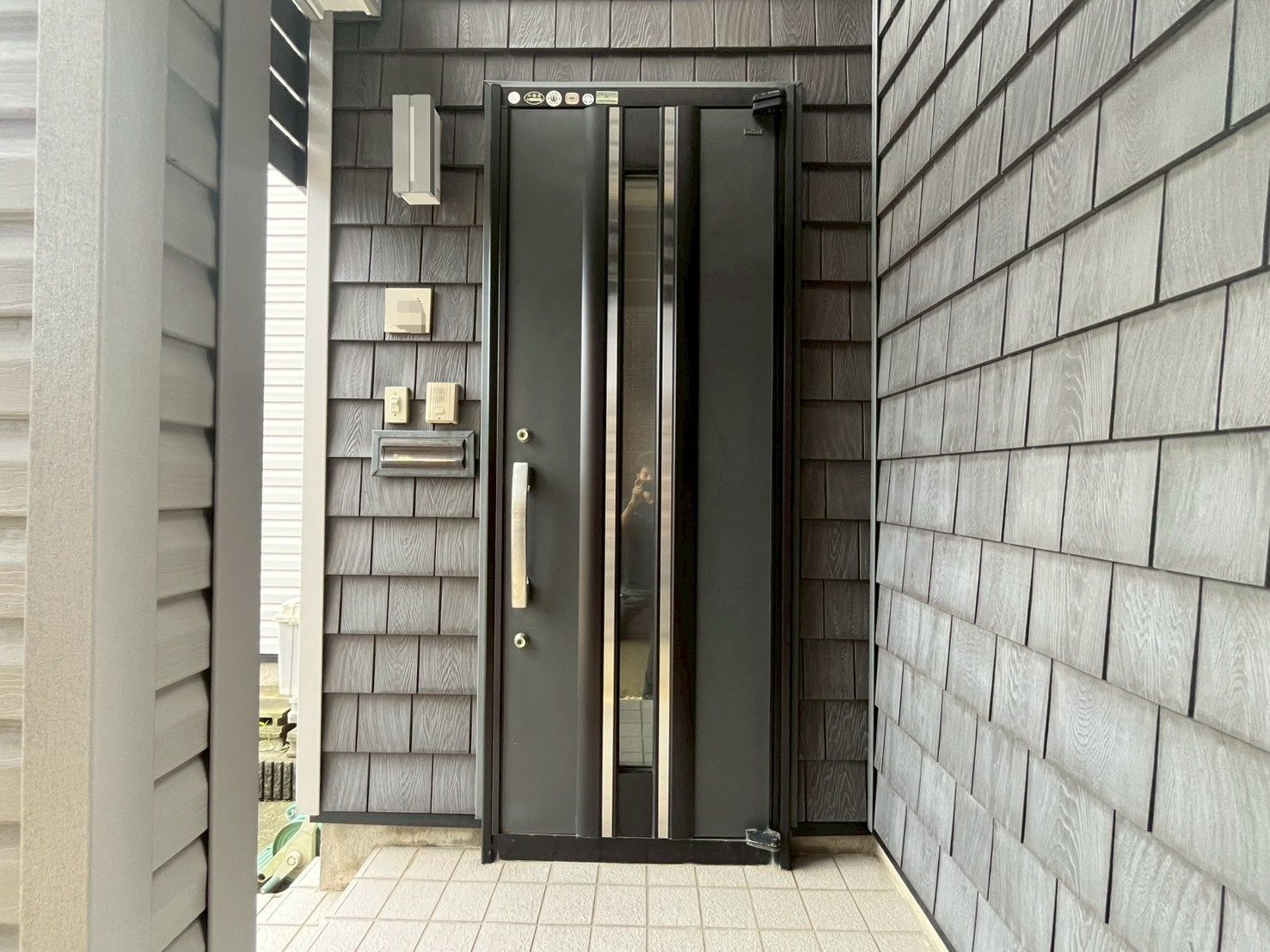 【新潟市】 ドアの傷をきっかけにリフォーム! YKKAPドアリモ F03の施工事例