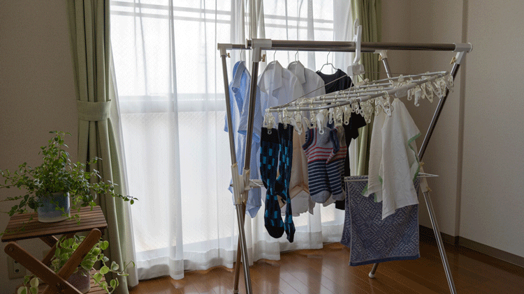 部屋の湿度を上げる室内干し
