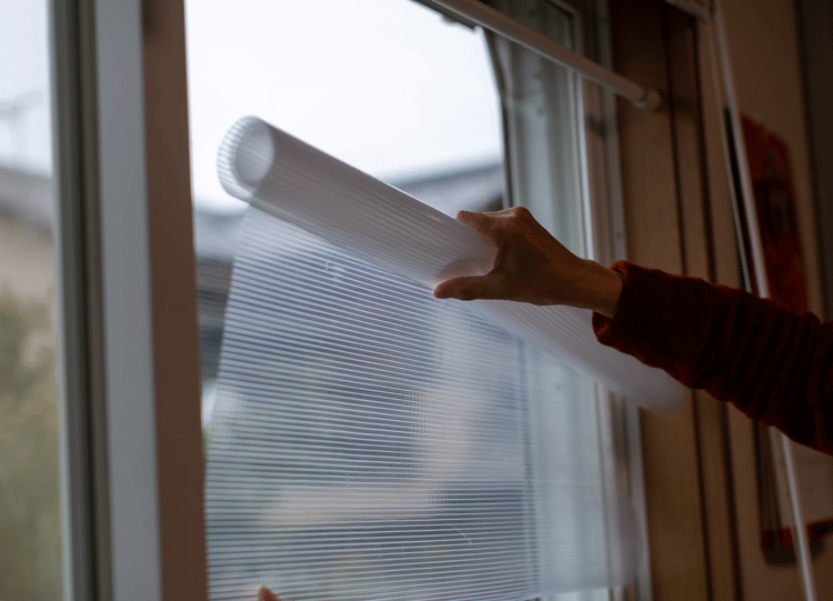 結露予防になる窓の断熱シート