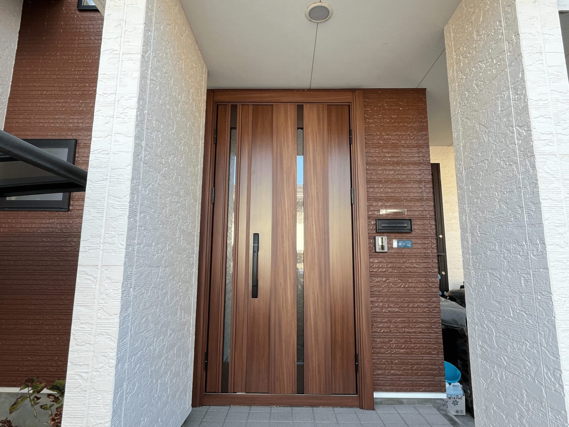 【新潟市】鍵を持たずに出入りできる！快適・安心な玄関へ　YKKAPドアリモC08　の施工事例