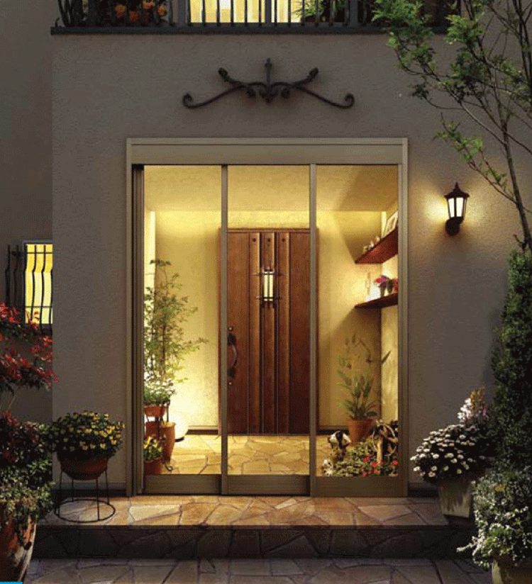 おしゃれな風除室　YKK APの風除室「セフターⅢ」