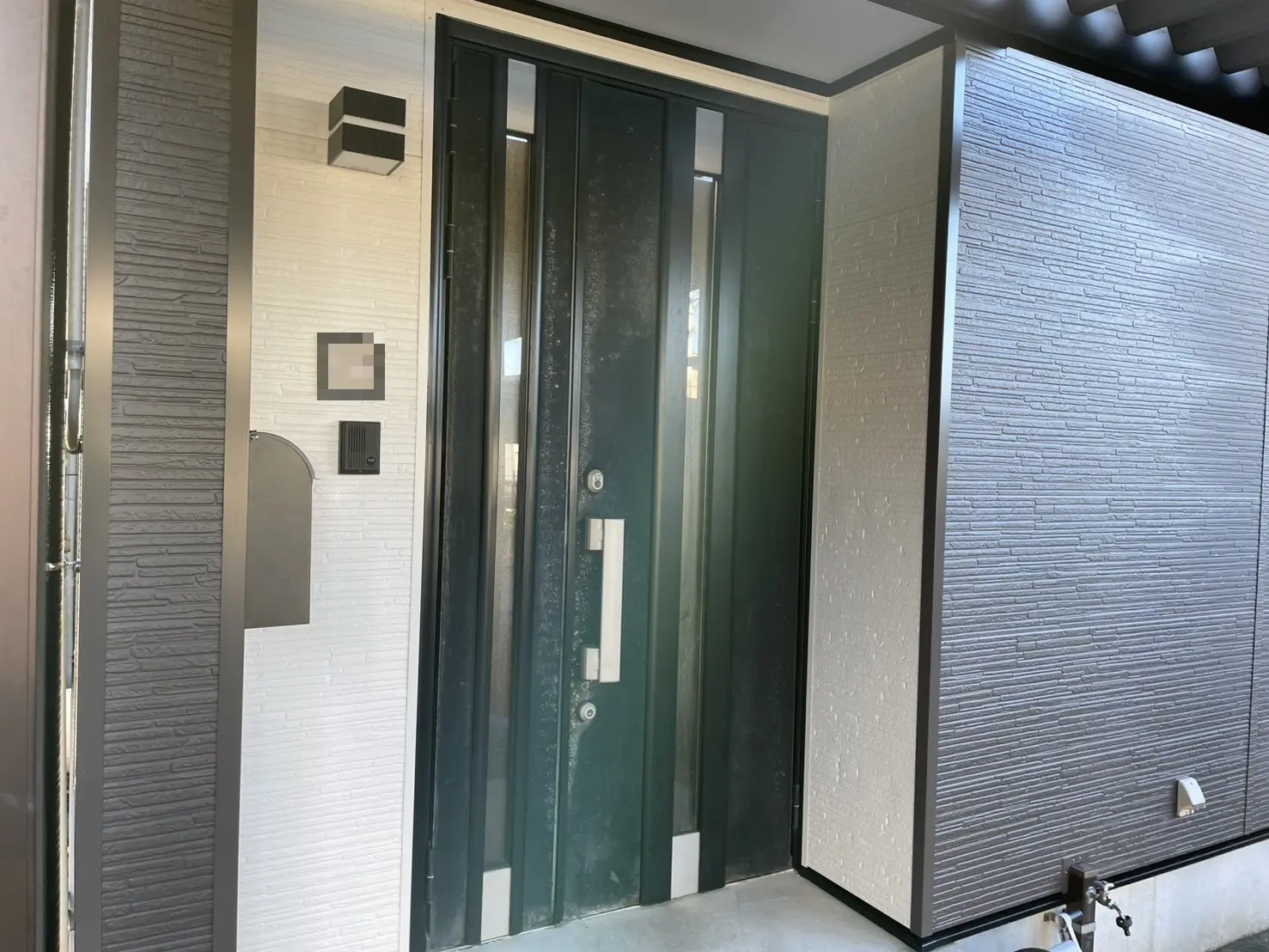 長岡市】車いすの出入りを考えた玄関ドアリフォーム YKKAP E04 | 新潟