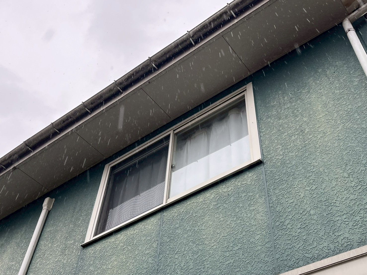 【長岡市】断熱性がぐっと上がって快適な室内に　YKKAPマドリモ樹脂窓ハイブリッド枠の施工事例